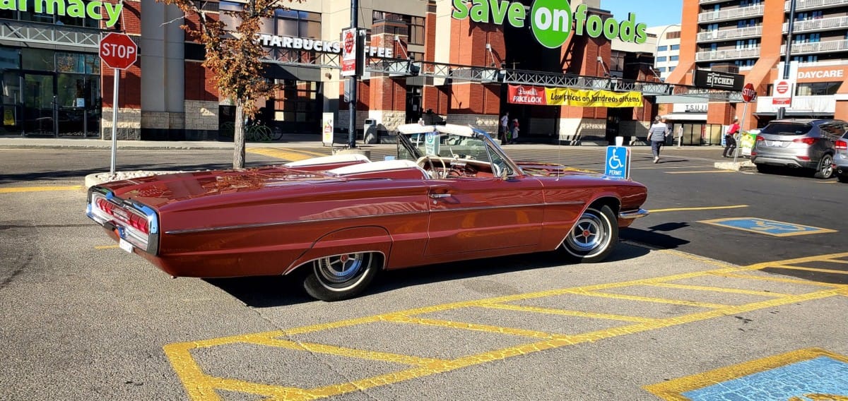 The Sports Tonneau does not show up in the 1965 and 1966 Thunderbird brochure, but one seems to have found a home on this ’66 shot by canadiancatgreen. Apparently it [&hellip;]