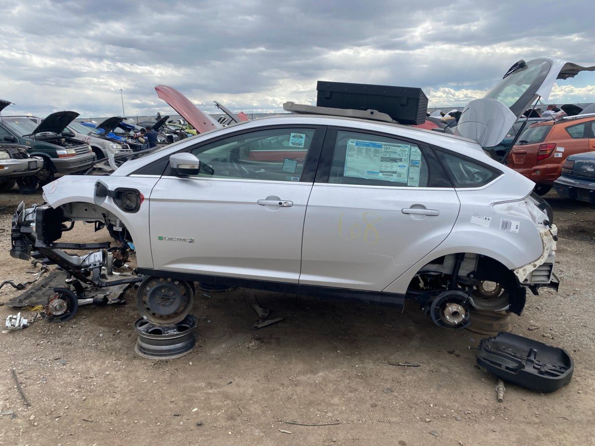 We’ve seen lots of beaters in this series, we’ve also seen cars that looked very well preserved, and we’ve seen cars that we’ve bemoaned the fact that they weren’t offered [&hellip;]