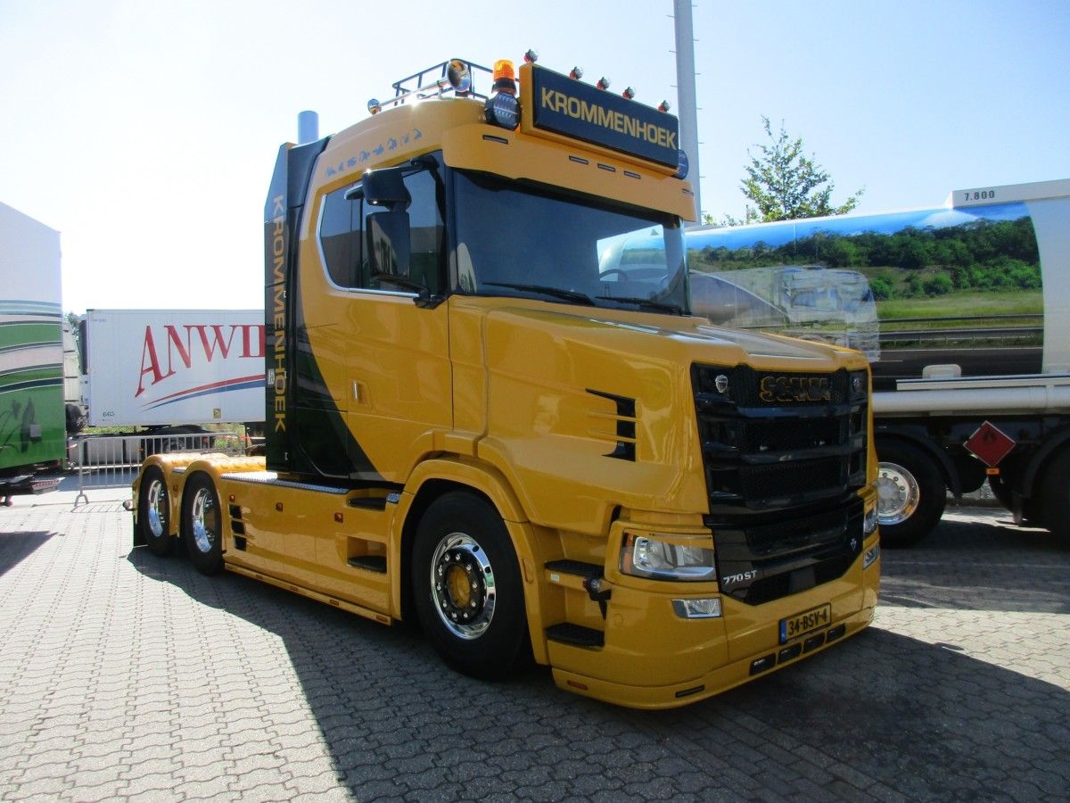 Granted, it has explosive, asphalt-shredding power and torque. Other than that, Krommenhoek’s 2022 Scania 770 ST tractor is quite harmless. The letter T in its model designation stands for Torpedo, [&hellip;]