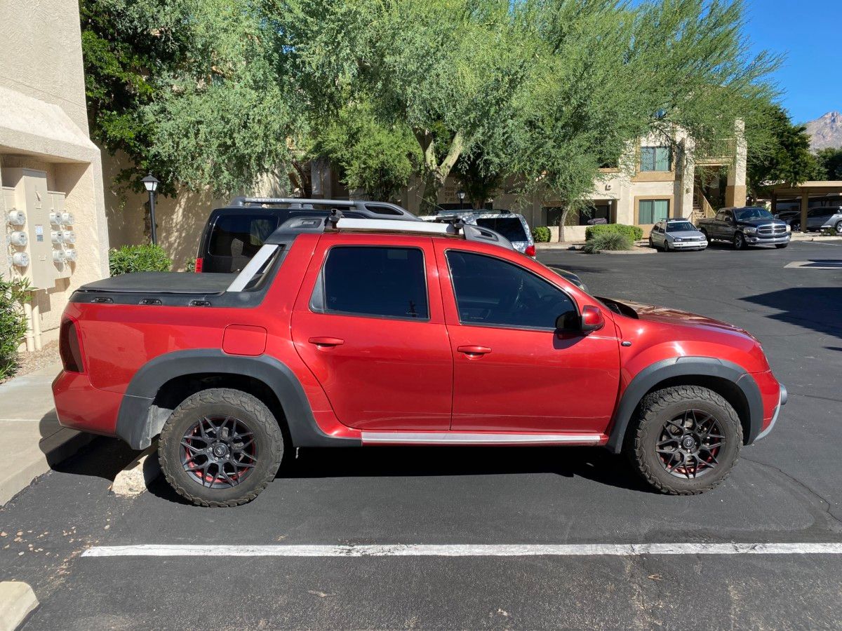 Ooh la la, the forbidden (to us of Del Norte) temptresses of the Southwestern Desert locales are bountiful; every time I visit I come across new and exotic species roaming [&hellip;]