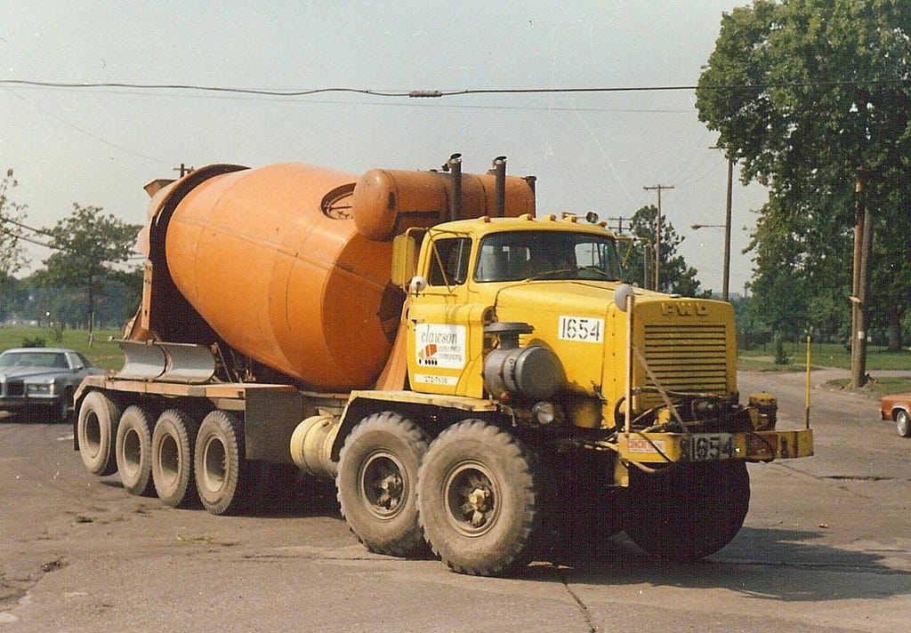 I remember seeing these in my travels back in the day, mainly in Indiana, Michigan, and the likes. Some states like Michigan had very restrictive axle loading limits, requiring lots [&hellip;]