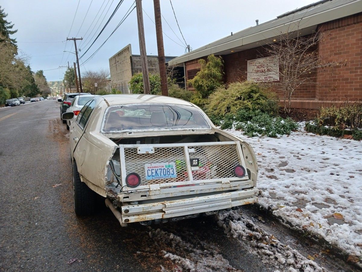 Cohort Pic(k) of the Day: Lincoln Town Car Pickup – Tanwood Mike Hayes found a Lincoln TC that may look fairly normal from this view, although it is sporting a few lumps, especially at the rear.