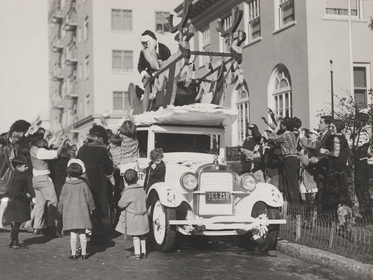 For decades, Santa Claus has conducted public relations work for car dealerships, as shown by this shot, taken 95 years ago today – December 17, 1927.  In the above picture, [&hellip;]