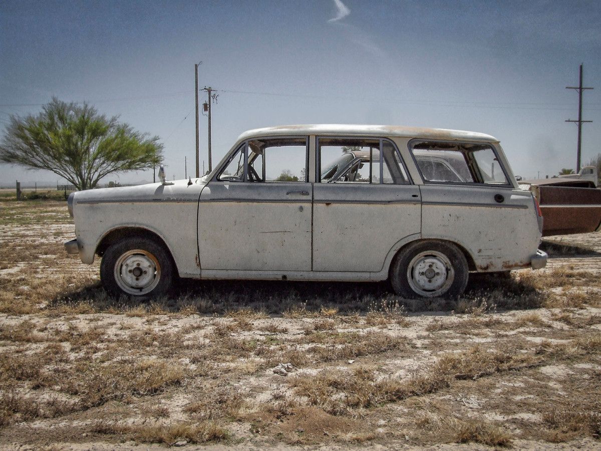 Yes, in 1972, Lincoln did have a thing for shooting their cars against green fields, of one kind or another. The other day, it was a farmer in front of [&hellip;]