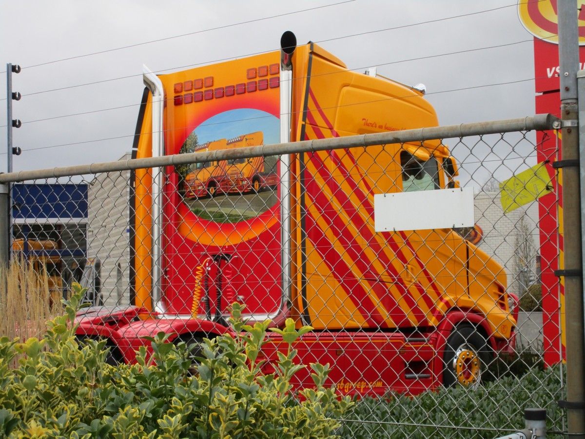 CC Global: Walking By Tour - Miscellaneous Wheeled Items 3 2017 Scania S580T XL 6x2 tractor - 1