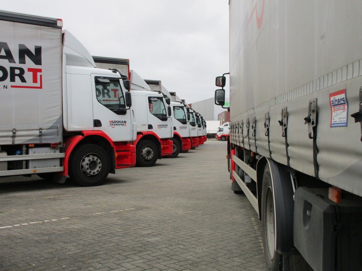 CC Global: Walking By Tour - Miscellaneous Wheeled Items 6 Volvo FE 4x2 curtainsiders