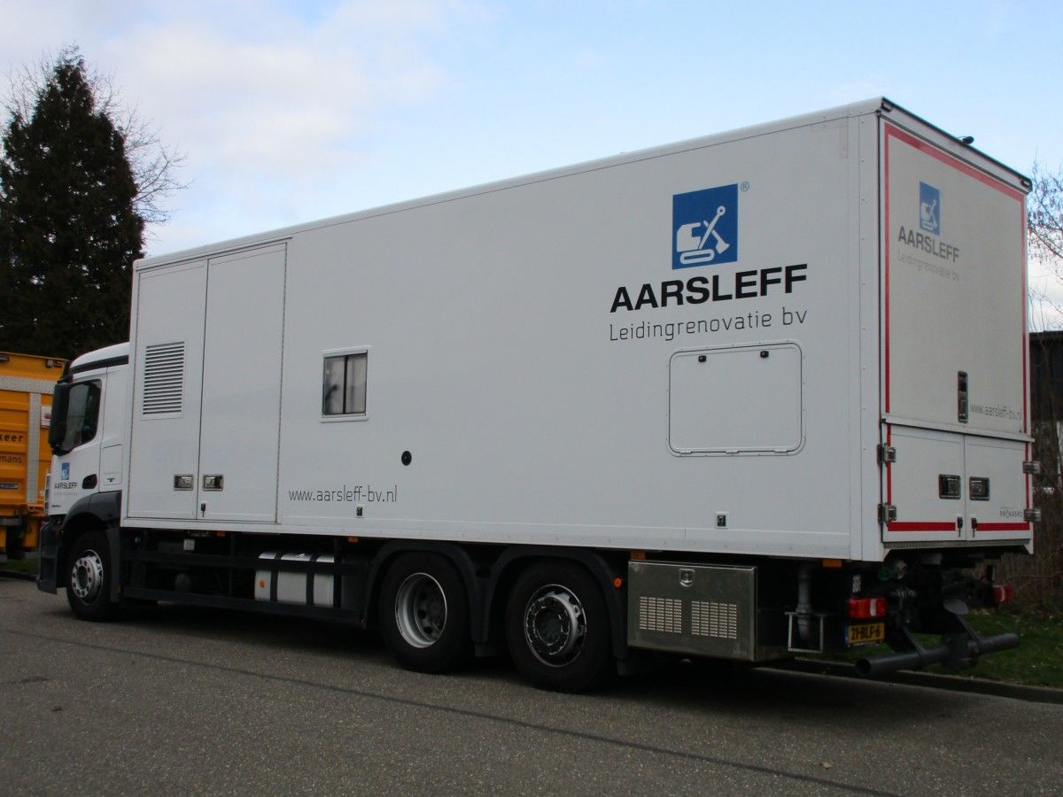 CC Global: Walking By Tour - Miscellaneous Wheeled Items 10 2018 Mercedes-Benz Antos 2640 6x2*4 truck - 2