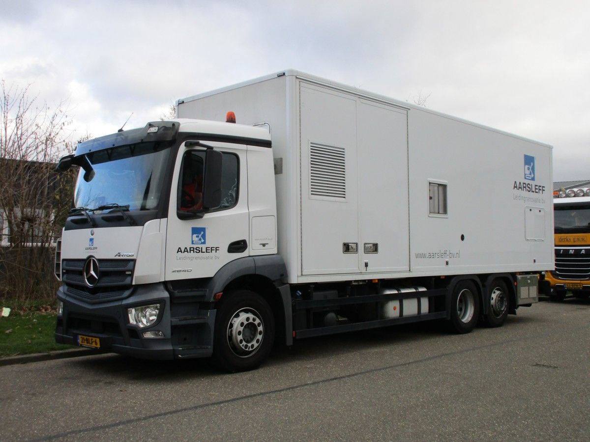 CC Global: Walking By Tour - Miscellaneous Wheeled Items 9 2018 Mercedes-Benz Antos 2640 6x2*4 truck - 1