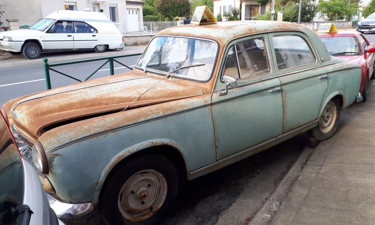 “Bonjour, Monsieur, Madame; comment allez-vous? Bienvenue au garage du Boulevard Winston Churchill, agence Peugeot. We offer a full range of new Peugeot cars and autres grand marques, d’occasion. How can [&hellip;]