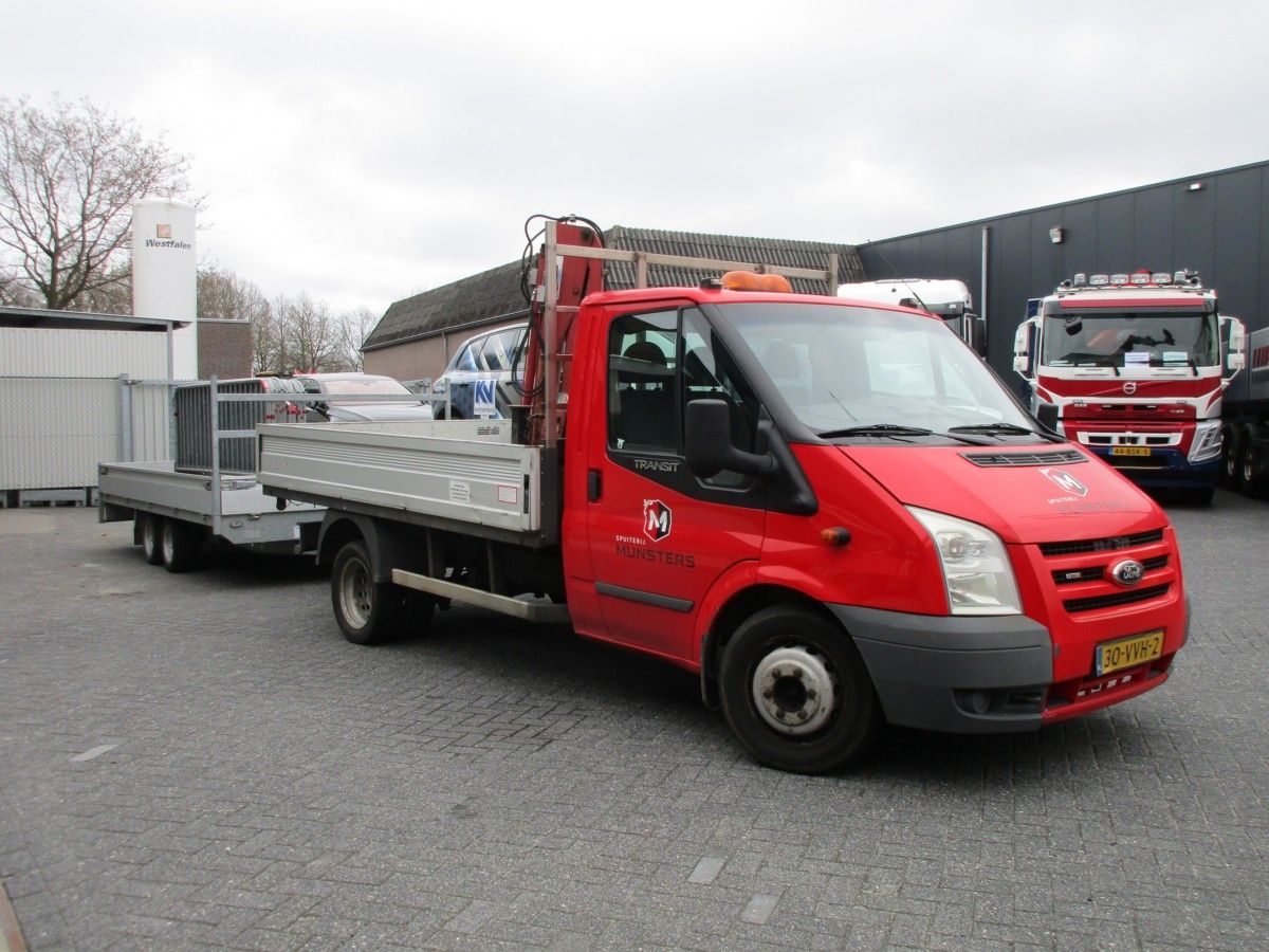 Munsters - Ford Transit and Henra trailer - 1