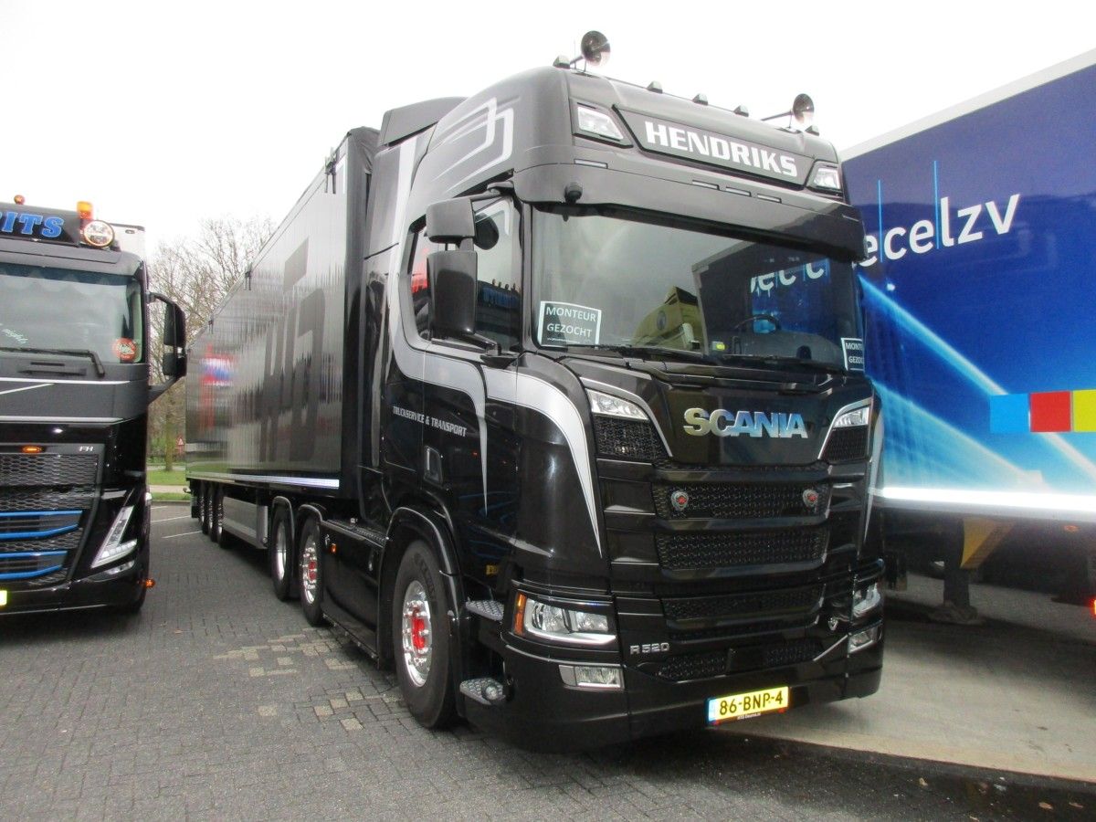 Hendriks - Scania R520 V8 tractor and Knapen semi-trailer