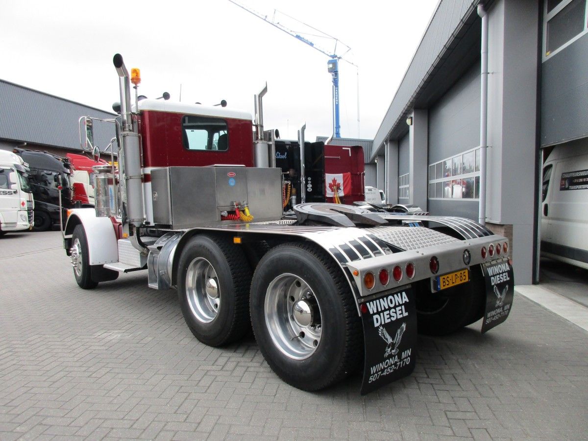 1975 Peterbilt 359 6x4 tractor - 2