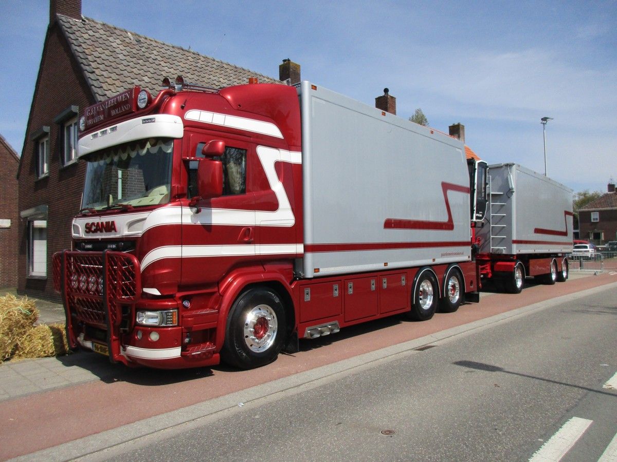 A typical April 27 King’s Day fair, as held in each and every Dutch small town, yet supplemented with a collection of modern trucks and old farm tractors. Let’s stroll [&hellip;]
