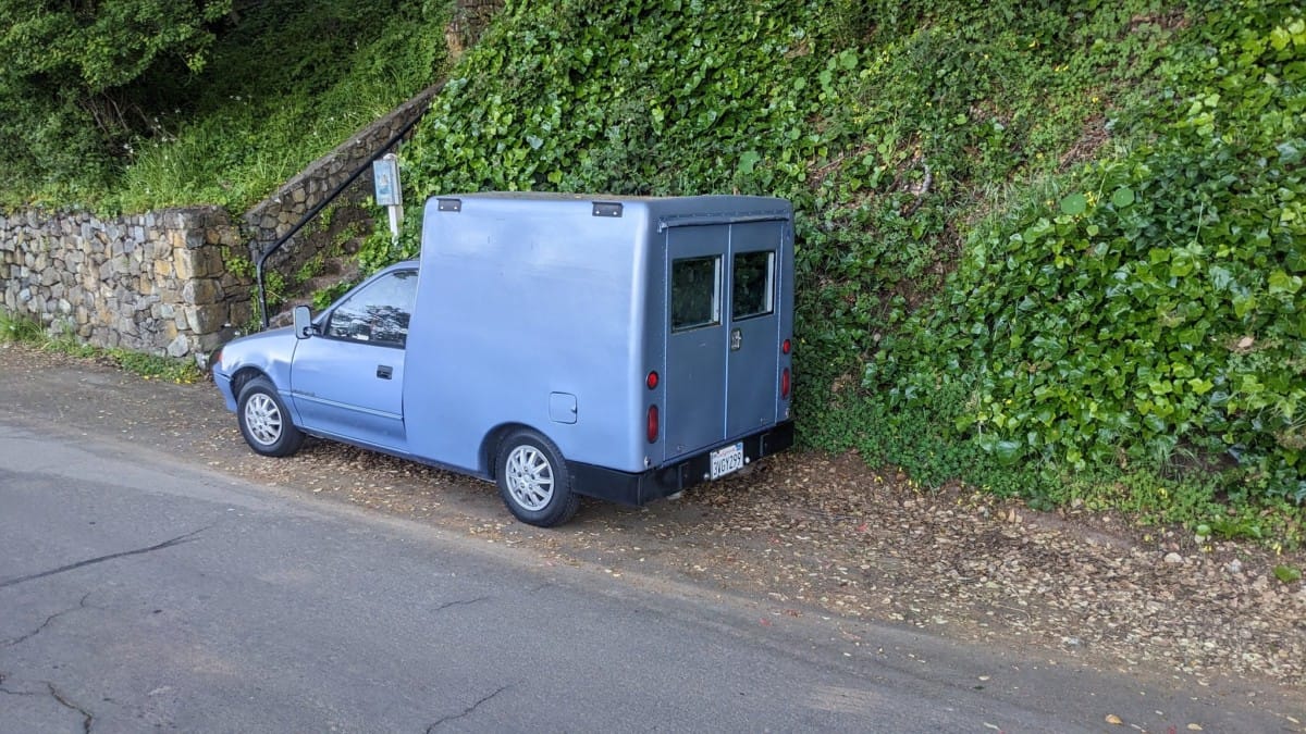 Cohort Pic(k) of the Day: Geo Metro Panel Van Not quite to sure what to make of this, except that I know it was shot and posted by chasglynn.