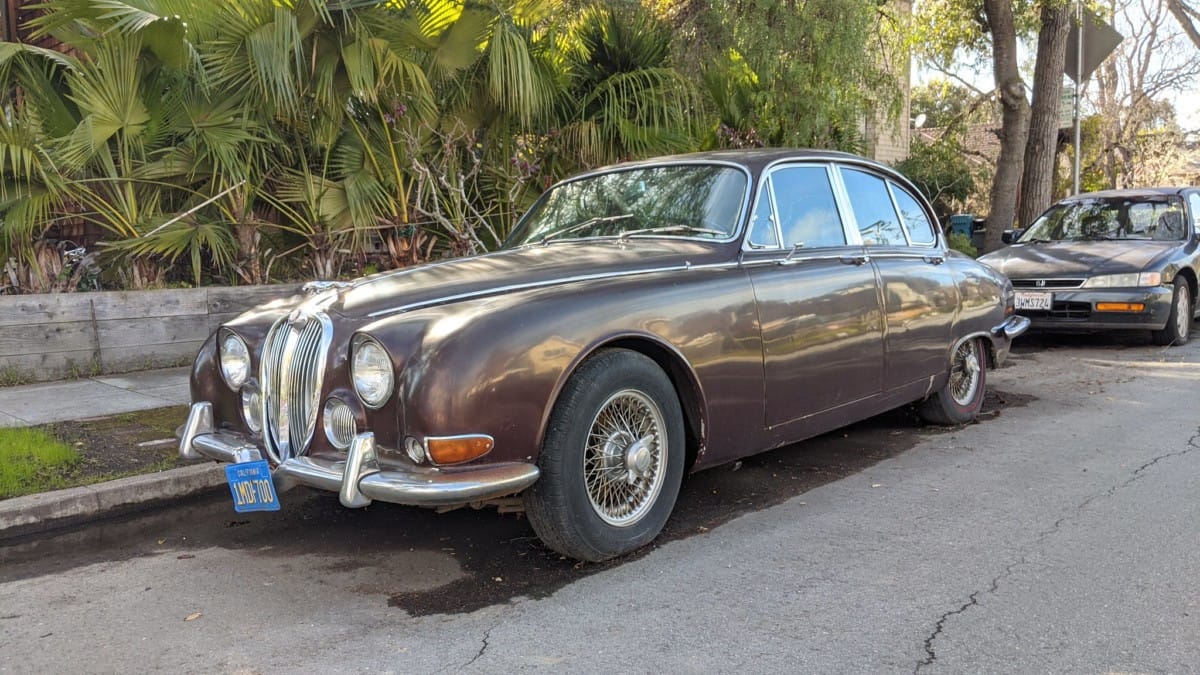 Cohort Pic(k) Of The Day: Jaguar 3.8S (S-Type) – An Englishman In California Images from the Cohort by William Garrett. It was identified as a ’67-’68 on its original post.