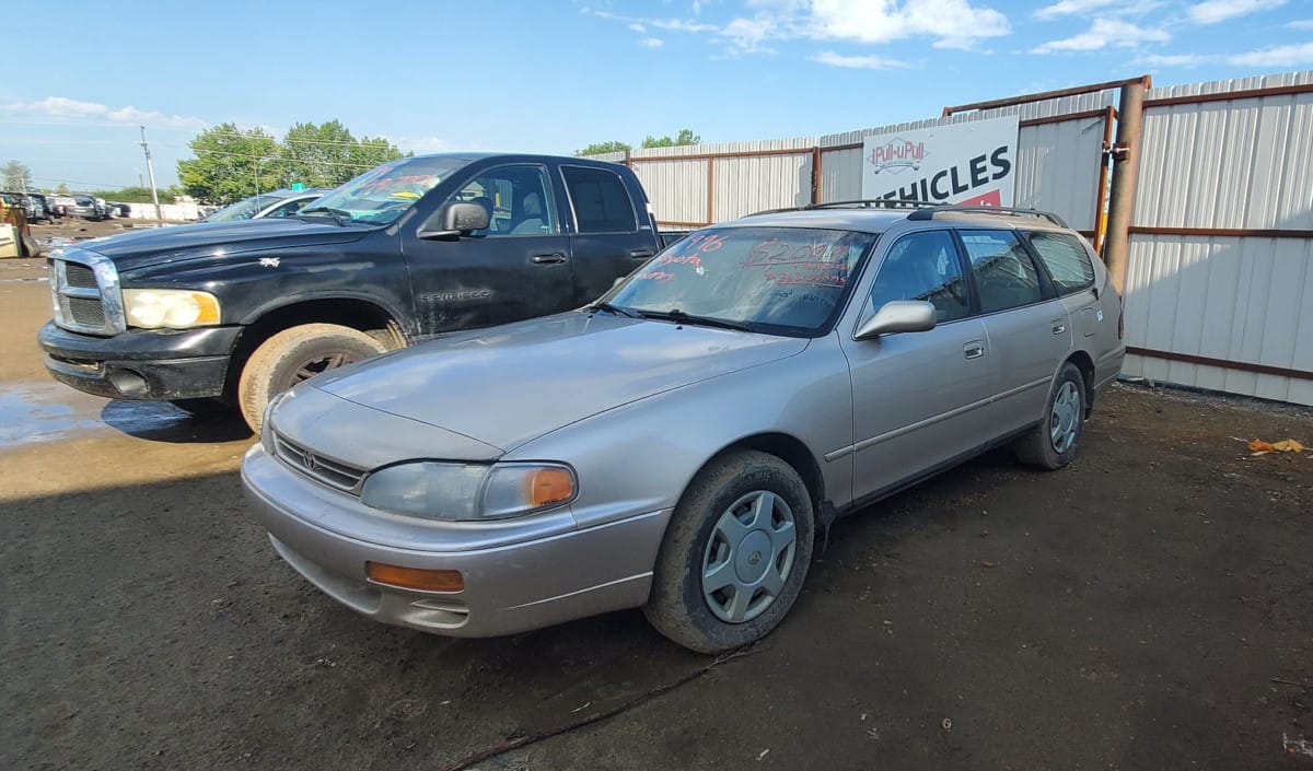 Here are two wagons from the ’90s, uploaded by canadiancatgreen at the Cohort. Both belong to the best-selling models of the decade; the Camry and the Taurus. Only an Accord [&hellip;]