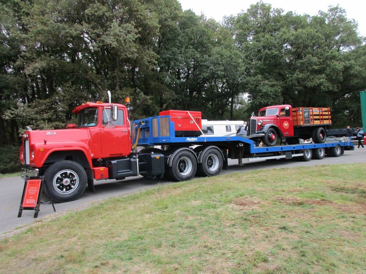 Last October, the Dutch branch of the Mack family held their yearly reunion. Junior arrived in style, chauffeured by a 1977 R 611 ST. From 1977 to 1992, the R-series [&hellip;]
