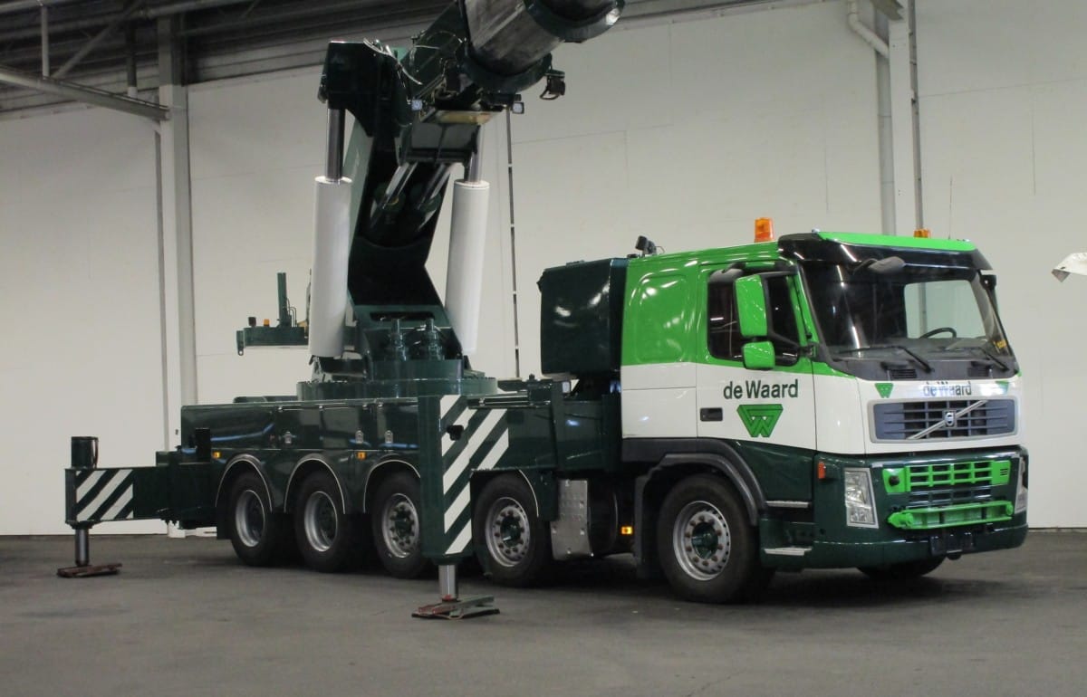 Never before had I seen such a colossal creation mounted on the frame of a standard size truck. At first glance, the Volvo simply seems to be too small and [&hellip;]