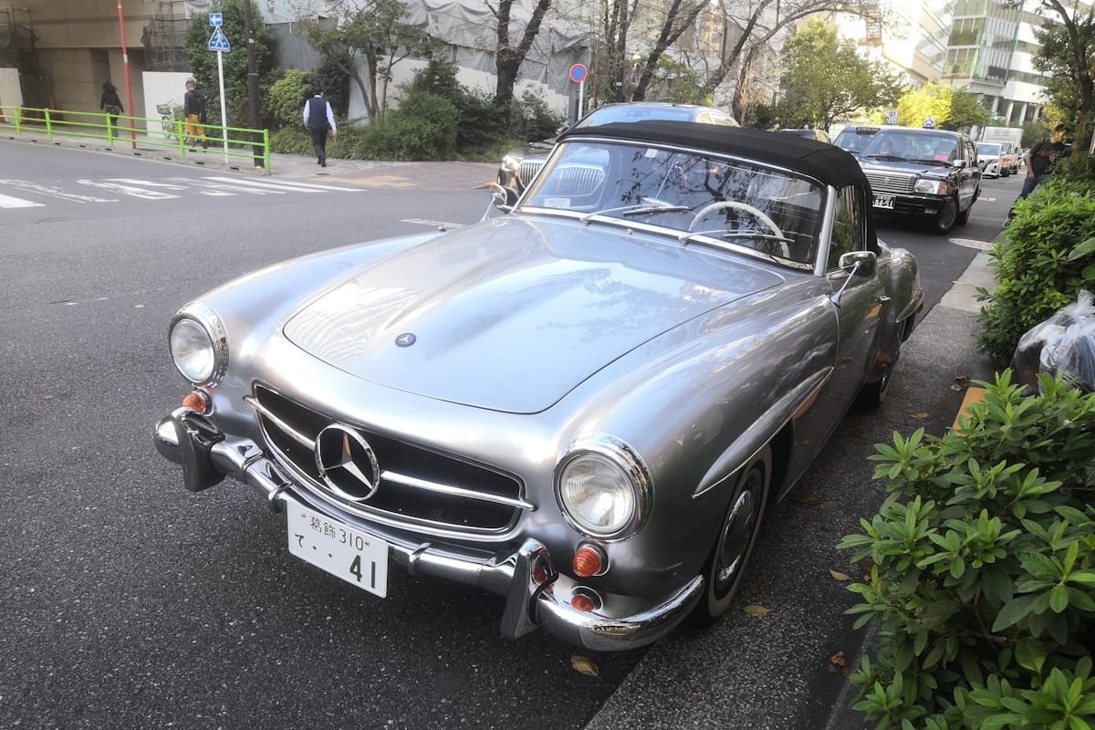 In February 1954, when Mercedes-Benz launched the legendary 300SL at the New York Auto Show, the new gull-winged supercar was flanked by a cute little drop-top companion. It was still [&hellip;]