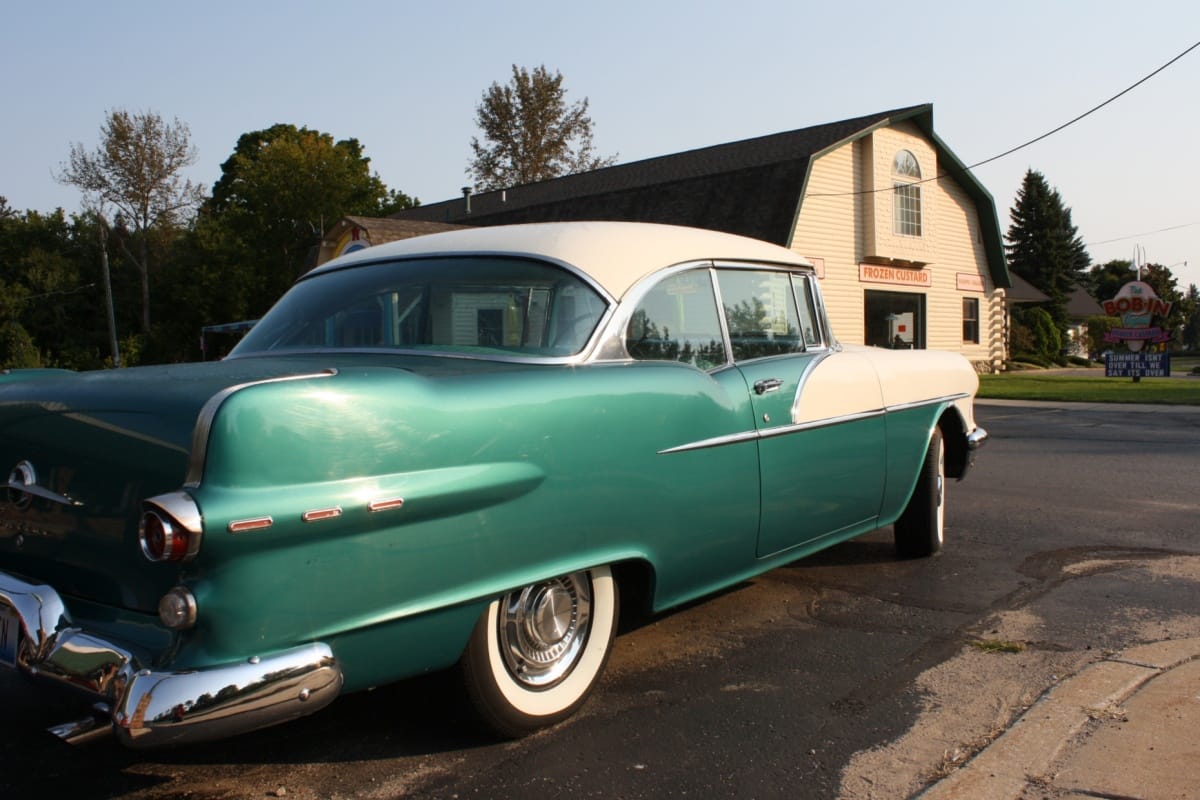 Ice cream shops and classic vehicles go together like chocolate chips and cookies.  The most recent instance of my spotting such a combo was this past August while in Lexington, [&hellip;]