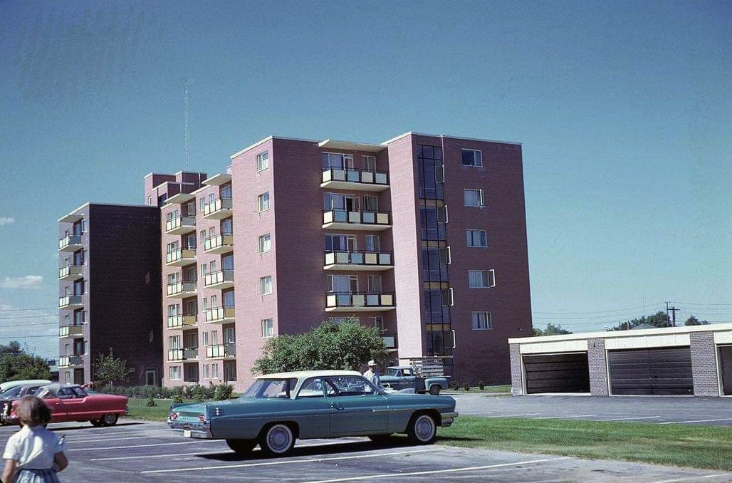 Today’s gallery features images from the City of Toronto archives, and most show 1950s and 1960s surroundings with some traffic of the period. Like many photos from the early postwar [&hellip;]