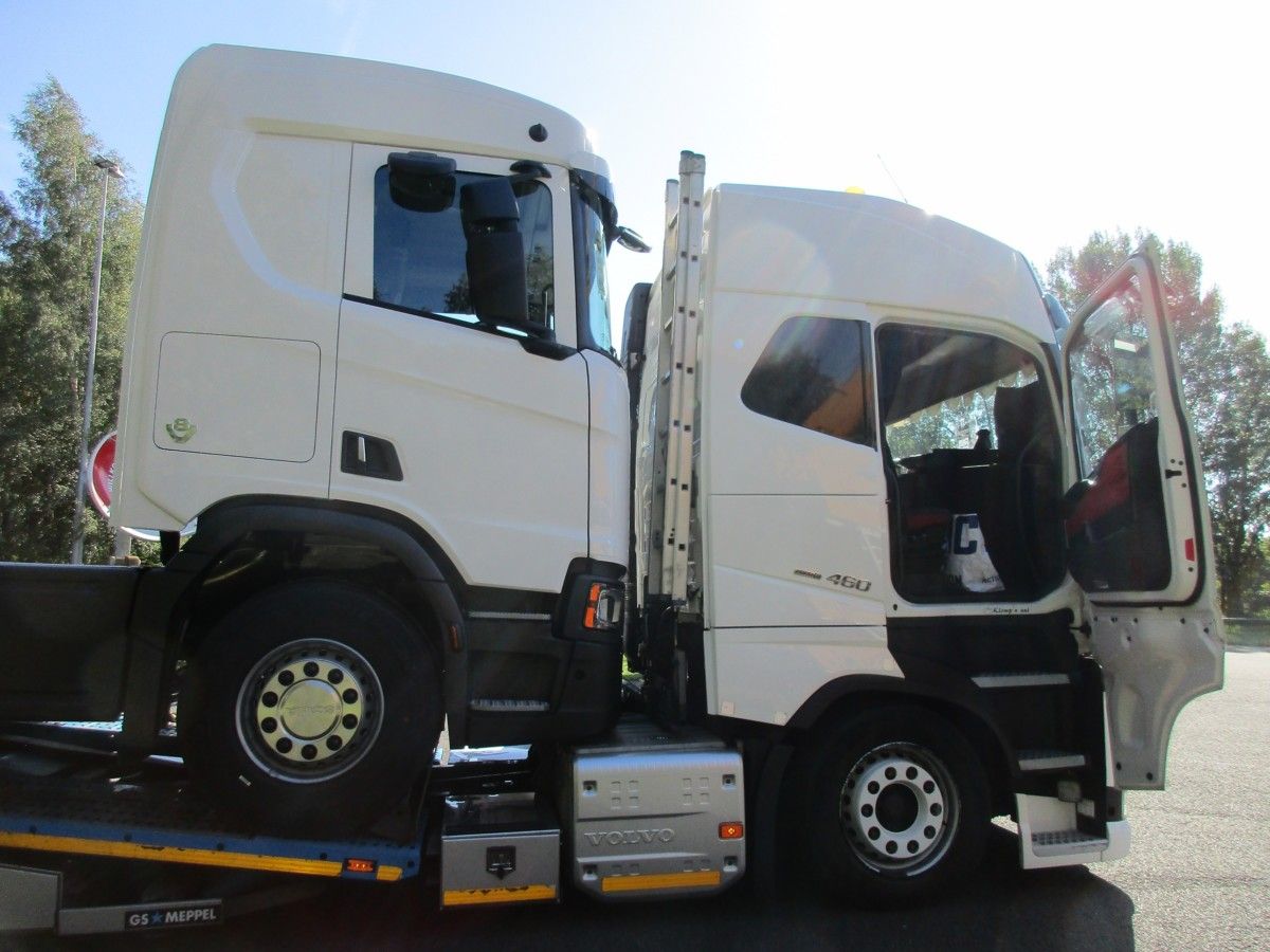 Zandbergen - 2017 Volvo FH truck transporter - 3