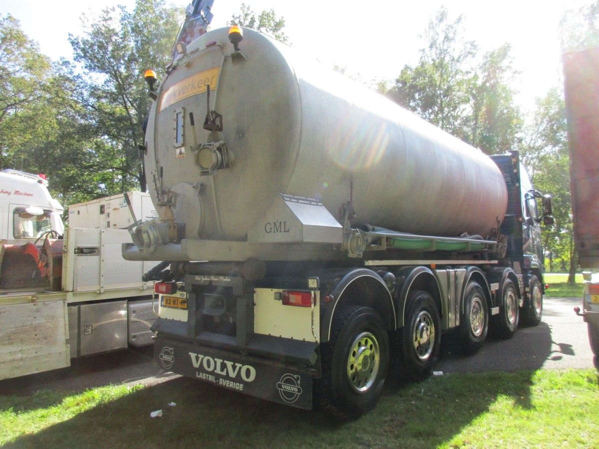 Lucas Vacuumtanken - Volvo FH 10x4 - 2