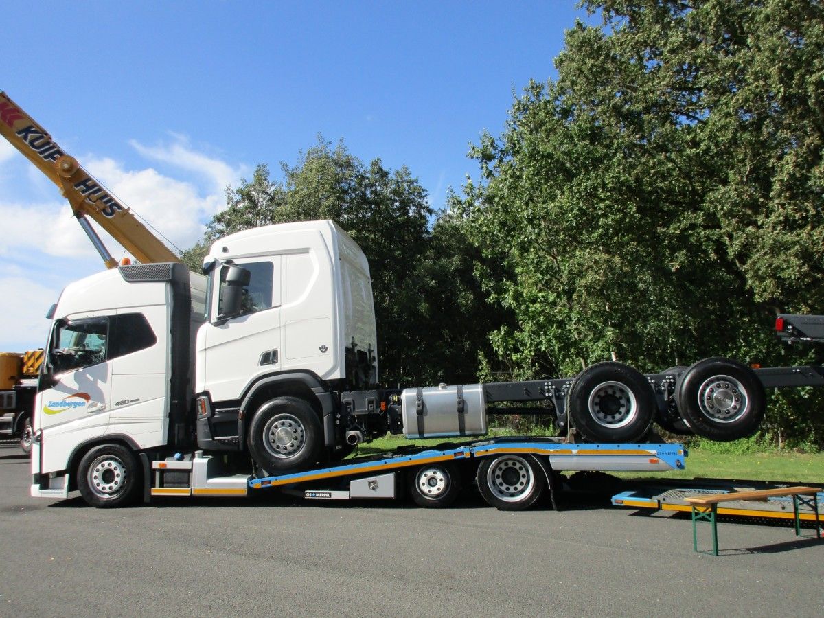 Zandbergen - 2017 Volvo FH truck transporter - 2
