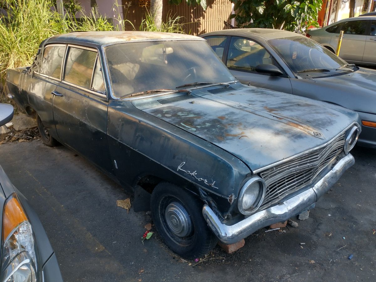 How do old cars survive, far away from any support? Mostly, by owner pigheadedness. After all, the last time Opels were sold here in Central America was sometime in the [&hellip;]
