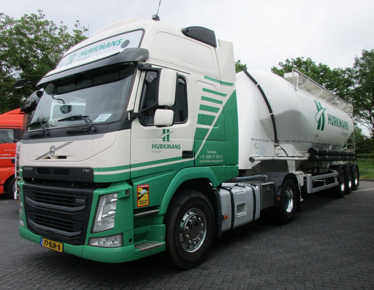 A straightforward dry bulk tanker, consisting of a 4×2 tractor and a tridem axle semi-trailer. Similar combinations can be found all over the Continent, their task is transporting dry cement [&hellip;]