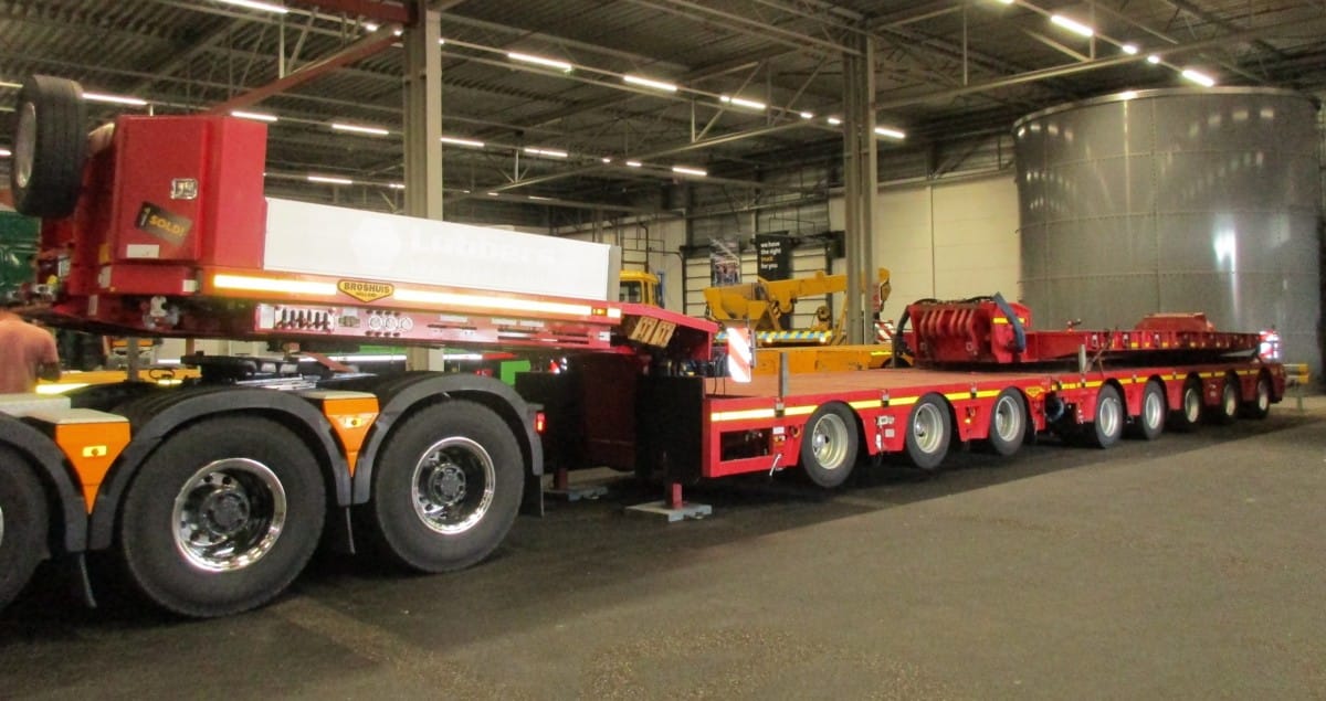 CC Global: Volvo, MAN, And Broshuis - Behemoths Protected From The Elements 2 Versteijnen - Volvo FH16-750 - Broshuis - 2