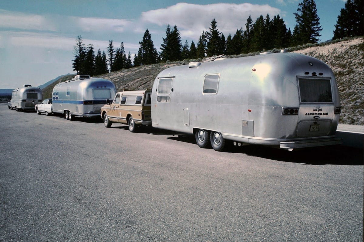 When it comes to pictures of travelers, there are few shapes more distinctive than that of the Airstream trailers. Talking about which, I recently came across a neat collection of [&hellip;]