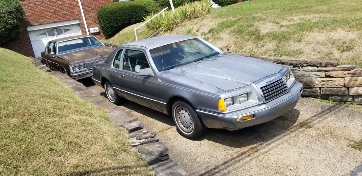 Here’s a somewhat unusual pairing posted by Slant Six at the Cohort; a sheer-look era Oldsmobile 98 and an Aero-era Ford Thunderbird. Both, sitting quietly in a driveway, and both [&hellip;]