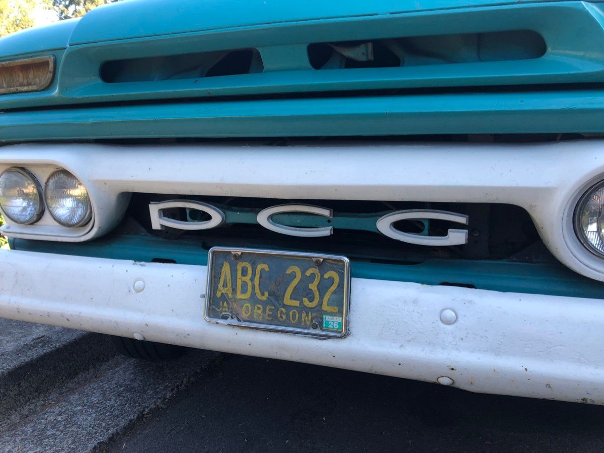 I spotted this familiar looking pickup on our walk, but as I got closer, I noticed that the expected “GMC” letters were not in the front grille opening. Hmm. PCG?