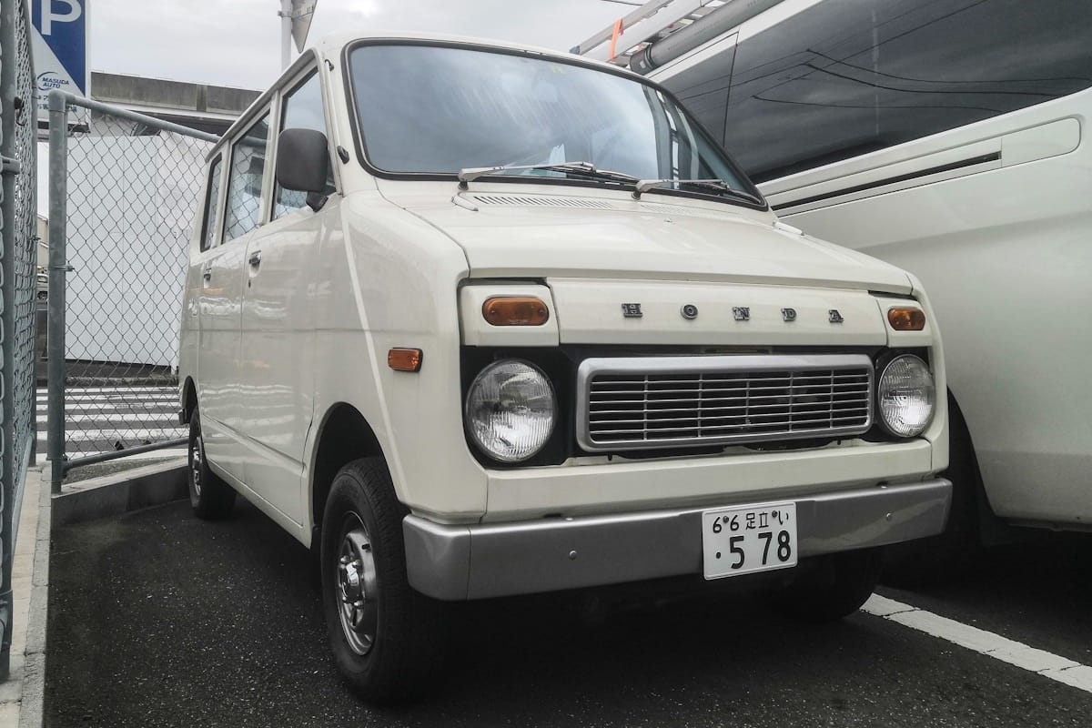 In the (tiny) world of ‘70s kei vans, Honda tried to usher in a revolutionary design in the inimitable shape of the Life Step Van. What was so revolutionary about [&hellip;]