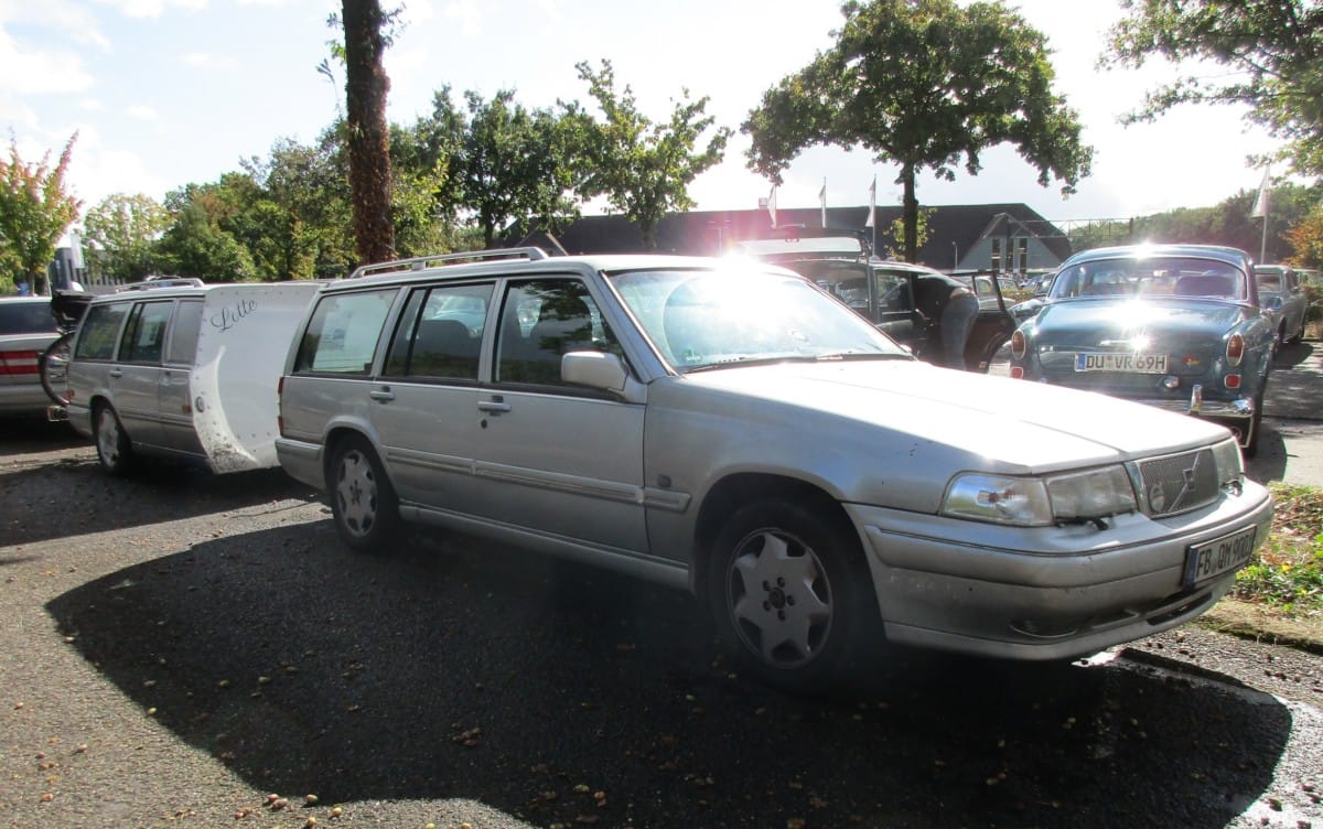 Car Show Outtakes: 1998 Volvo V90 And 1997 Volvo S90 - Measure Twice, Cut Once 2 1998 Volvo V90 with Volvo 960 based trailer - 2