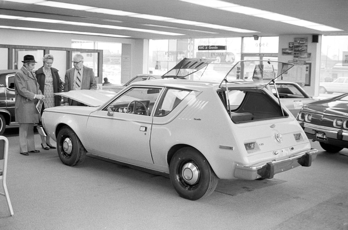 Vintage Dealers: ’73-’74 AMC Gremlin & Javelin AMX In The Showroom