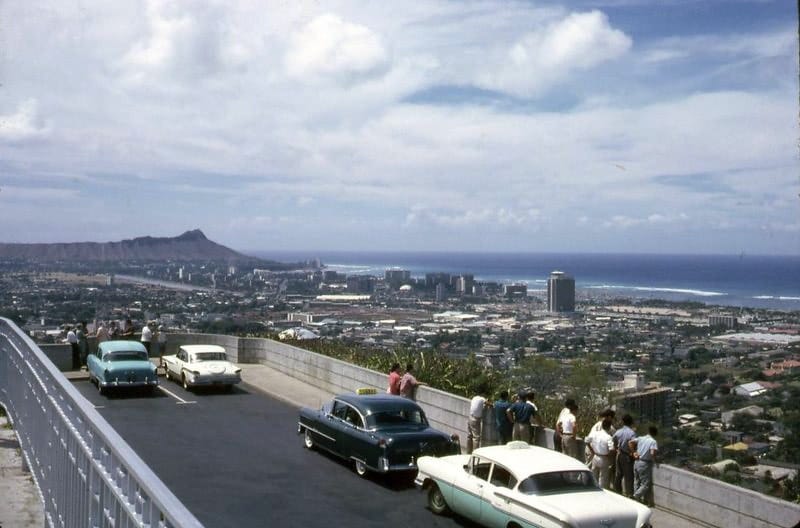 It’s been about a year since we paid a visit to the Hawaii of the past, and it’s due time to check out the islands again. While today’s gallery is [&hellip;]