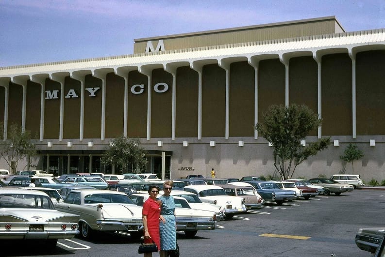 With Christmas Season approaching, the time has come to pay another visit to the mall. And what better way to do so than in the past, thanks to some vintage [&hellip;]