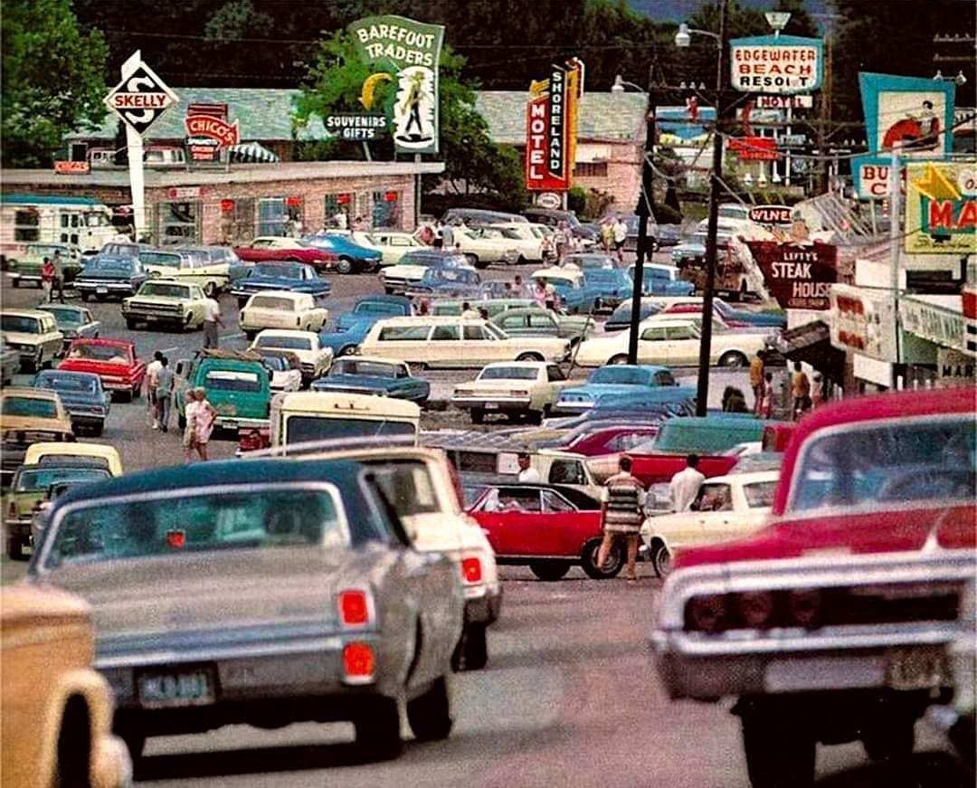 Vintage Snapshot: Lake of the Ozarks, 1960s This looks to be from 1967 or 1968. What do you think?