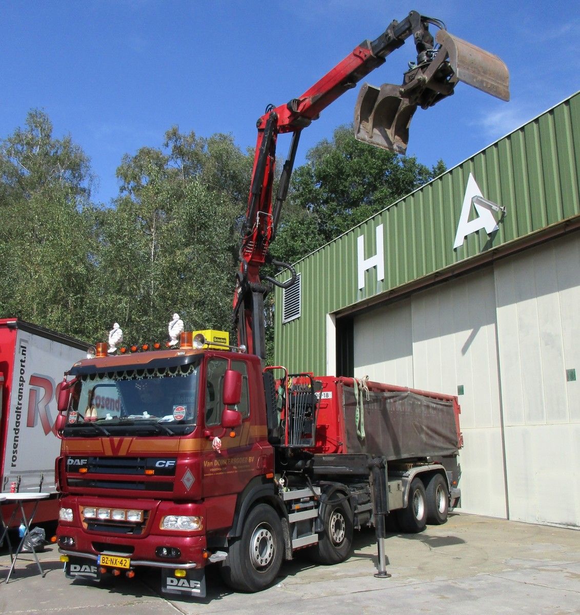 A bare-knuckle truck, acquired by the current owner when it was nine years old. Apart from the company name and some personal touches by the driver, nothing was changed after [&hellip;]