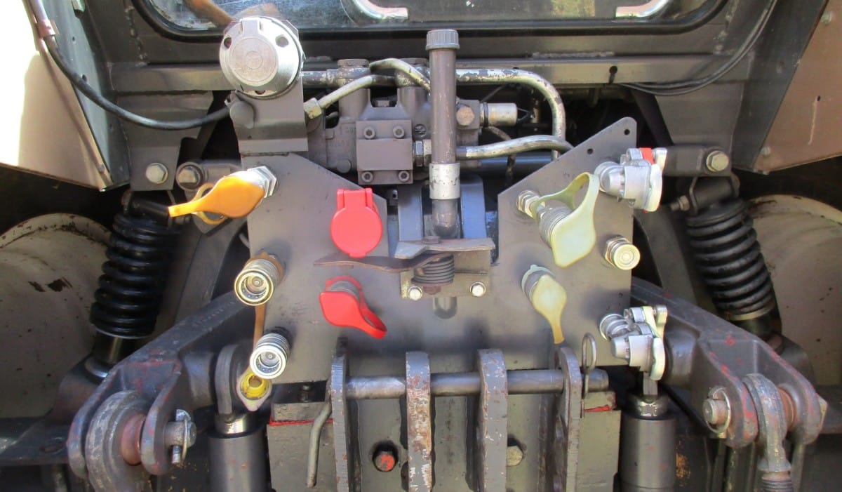 Fieldside Classic: 1992 Renault 155.54 Nectra - Agro-Luxobarge In Optima Forma 3 1992 Renault 155-54 Nectra - 3