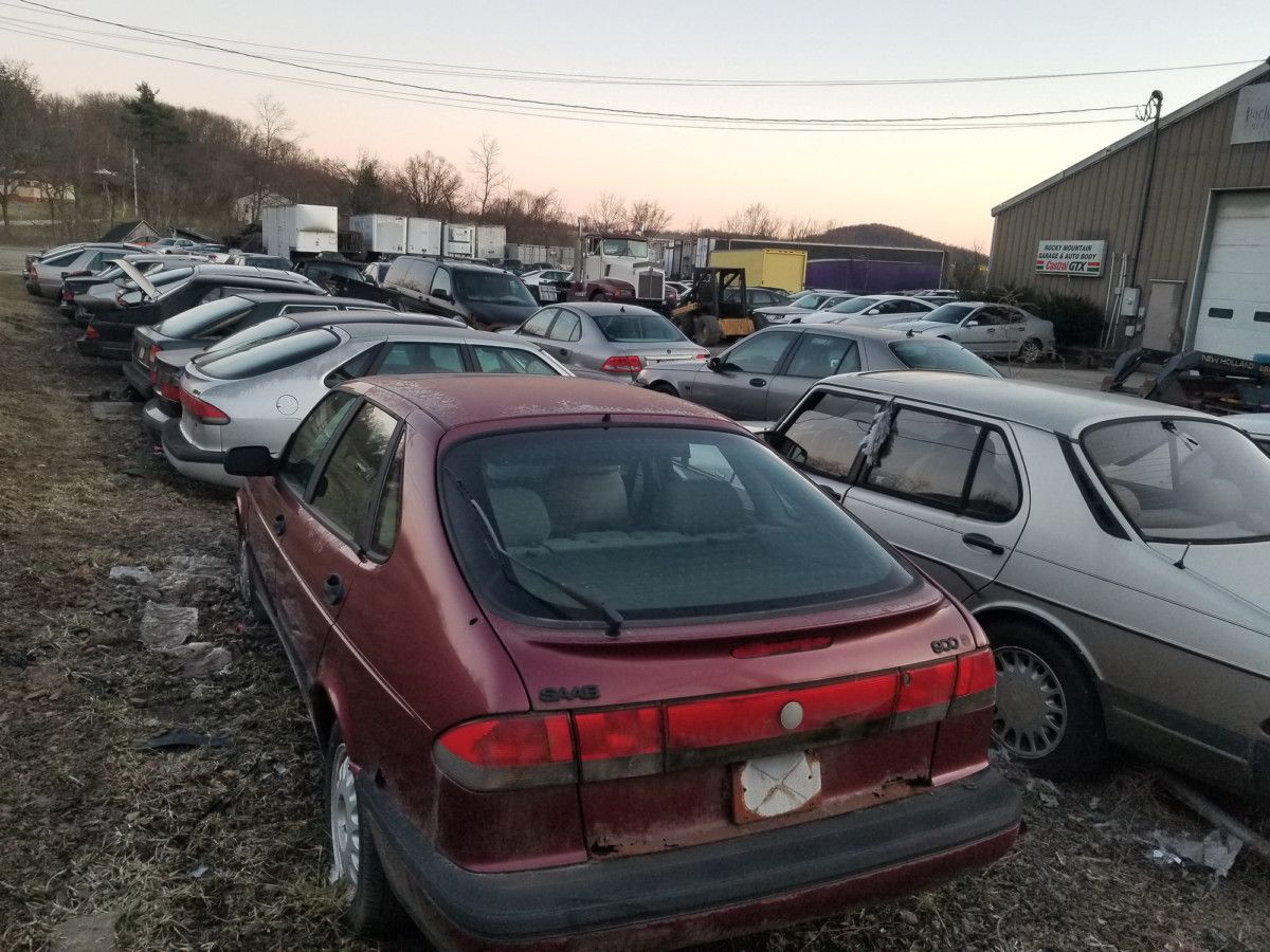 Saabs have become increasingly rare on the roads in recent times, but if you miss the days when Trollhättan’s products were somewhat common on the roads, a walk around this [&hellip;]