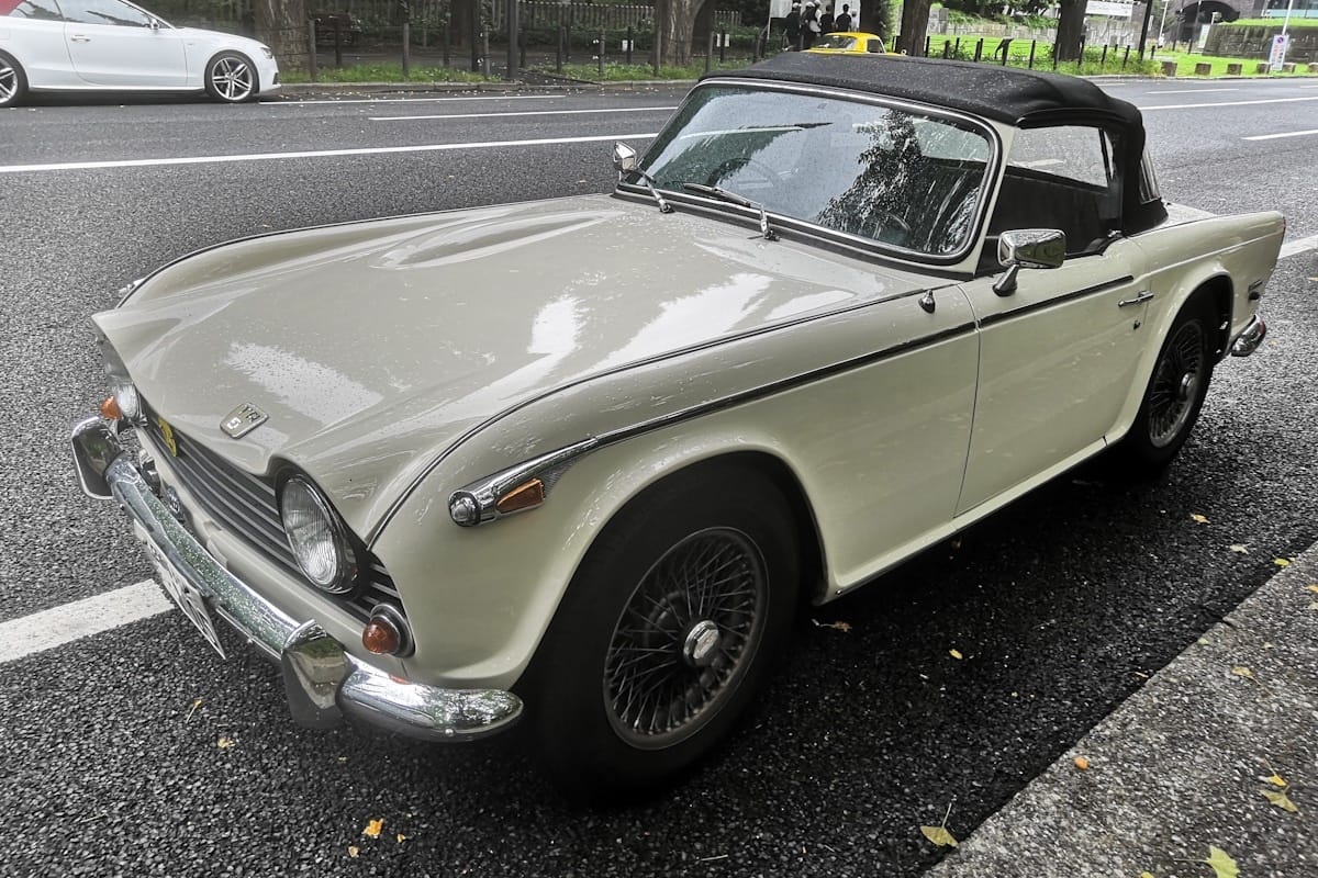 Transitional models are fascinating. Depending on your point of view, they can be either seen as a car’s best variant, or a sort of chimera that lacks proper character. What [&hellip;]