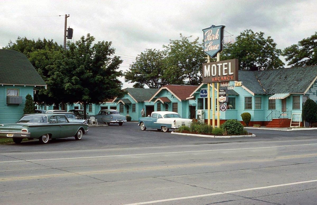 Text by Patrick Bell. On this first Sunday of March, we are going to travel around and view some hotels, motels and cars.  This gallery is different than our usual [&hellip;]