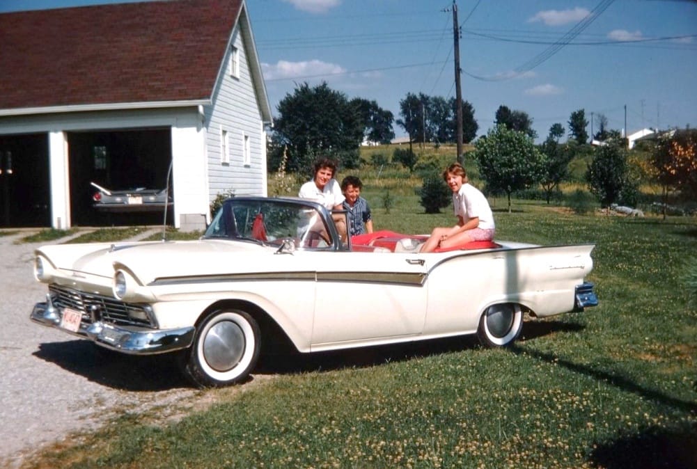 Text by Patrick Bell.  The weather is warming in the Northern Hemisphere so today we are going to check out some fun in the sun with convertibles from yesteryear.  There [&hellip;]
