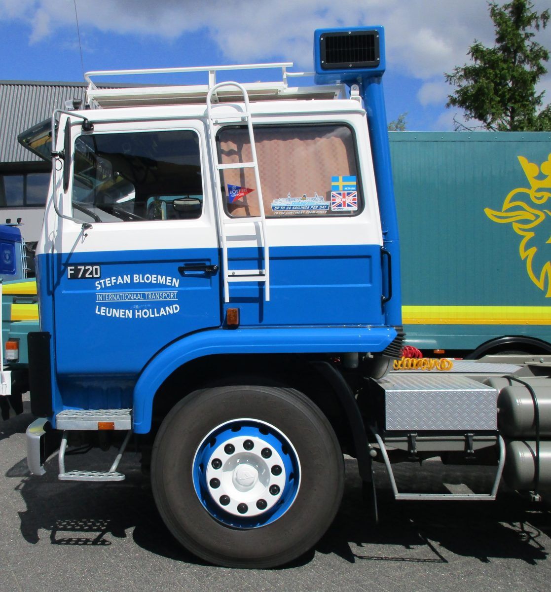 Truck Stop Classic: 1982 Volvo F720 4x2 Tractor – Volvo-Worthy 'Club of Four' Cabover 4 Stefan Bloemen - 1982 Volvo F7 sleeper cab 4x2 tractor - 4