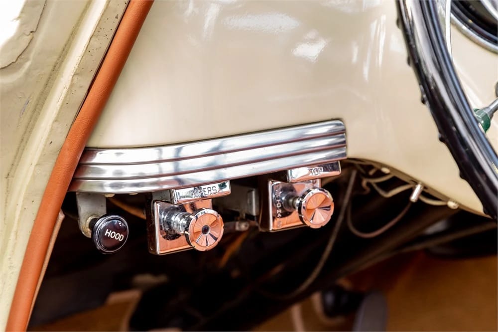 1950 Nash Rambler Convertible Landau: Adorable, Thrifty, But Not Cheap 7 Wiper and top pull switches under the dashboard of a 1950 Nash Rambler with ivory interior