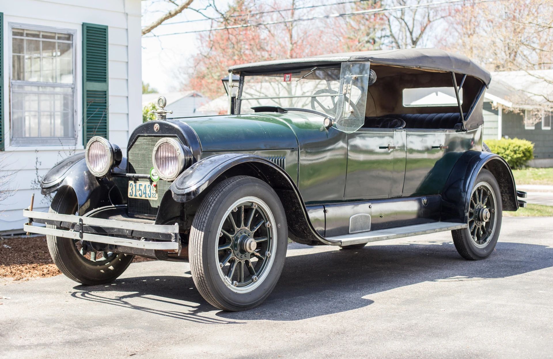 1929 Synchro-Mesh Transmission: How An Engineer From Oregon Took The Clash Out of Shifting Gears 11 Left front 3q view of a green 1922 Cadillac Type 61 touring car with the top up