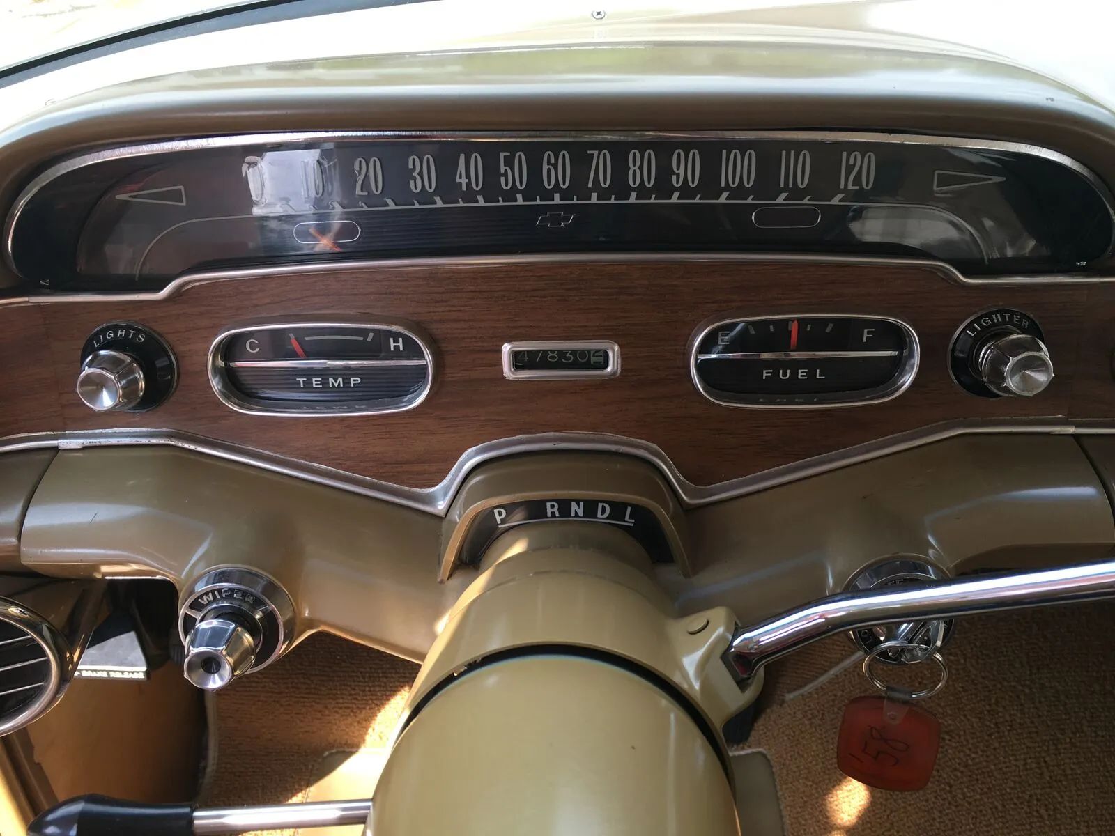 Dashboard of a 1958 Chevrolet Bel Air sedan with Powerglide, showing the PRNDL shift pattern on the quadrant